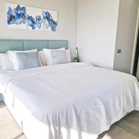 Apartment Luxury 2 Bedrooms With Seaview Blue 4104 *